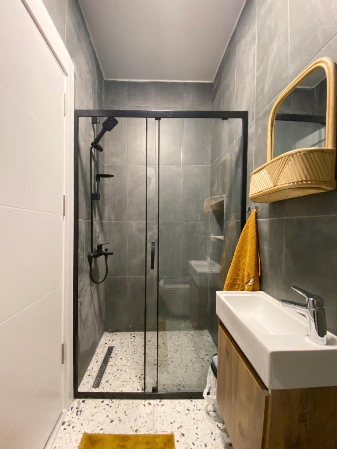 Cosy Flat With A Garden In Central Kadikoy Provincia di Provincia di Istanbul Esterno foto
